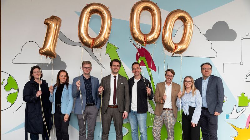 Staatssekretär Paul Höller mit den Mitgliedern der Bonner Jury