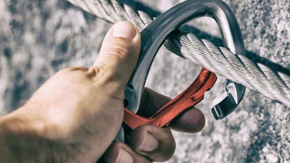 Karabiner an einem Seil